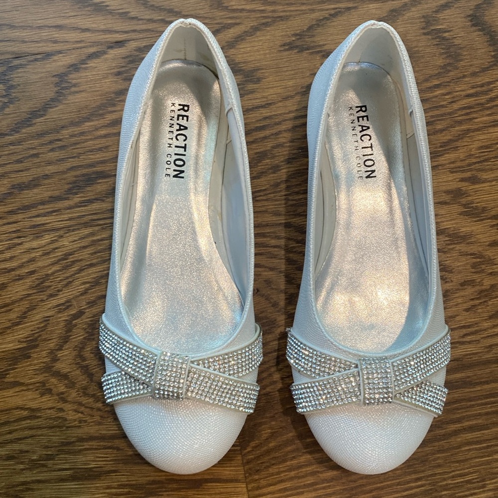 Girls White Dress shoes